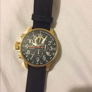 Selling invicta watch.. like new