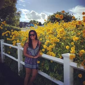 Meet your Posher, Nia