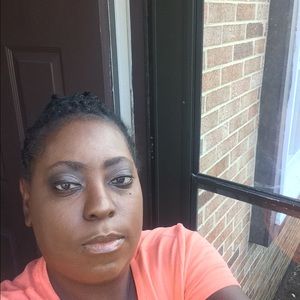 Meet your Posher, Pamela