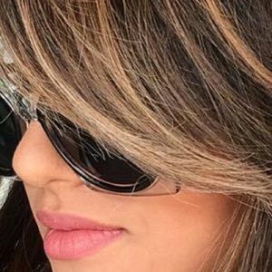 Meet your Posher, Dena