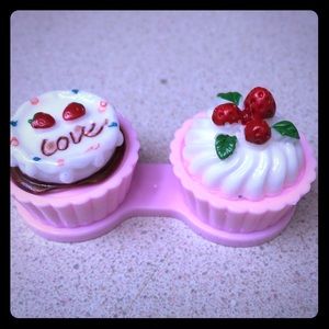 Cupcake contact cases! So adorable! Brand new.