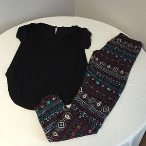 Bundle.  Jessica Simpson leggings&Poof vneck shirt