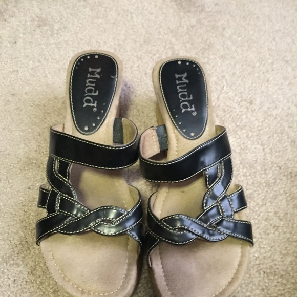 Mudd sandals