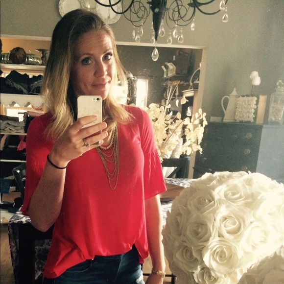 Meet your Posher, Erica - Picture 2 of 3