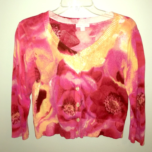 Super cute cropped sweater 💗