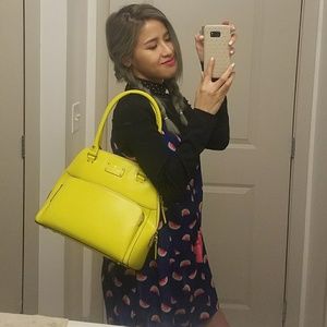 MOVING SALE-Kate Spade tote/purse regular size