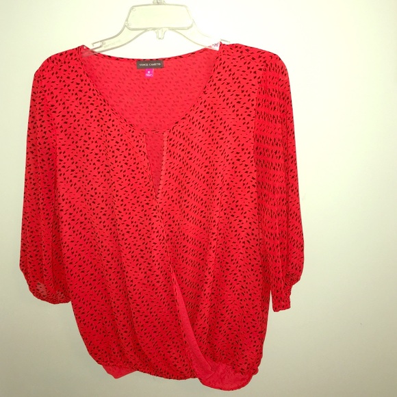 Like new Vince Camuto top ❤️
