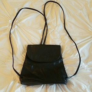 VINTAGE LEATHER GUESS BLACK BACKPACK