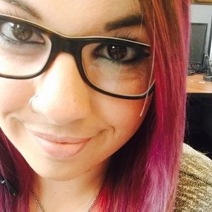 Meet your Posher, Laura