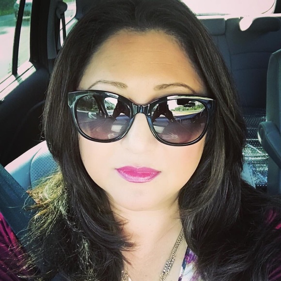 Meet your Posher, Ruth - Picture 1 of 1