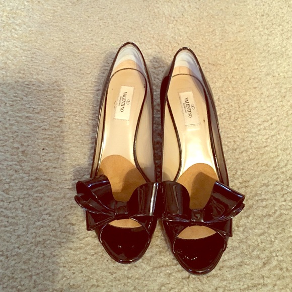Beautiful Valentino pumps!