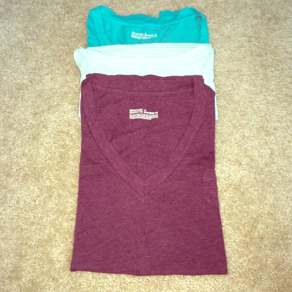Bundle of 3 Mossimo v-neck short sleeve t-shirts
