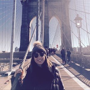 Meet your Posher, Aina