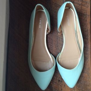 Cut-out pointed flats