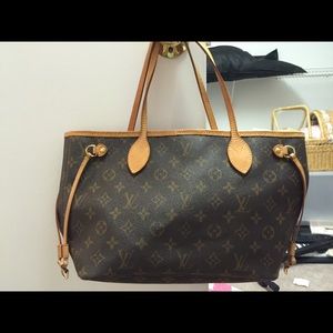 Louis Vuitton "Neverfull" bag