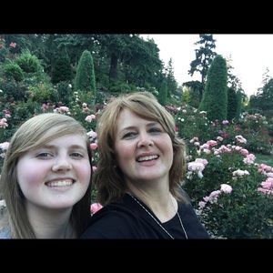 Meet your Posher, Stephanie