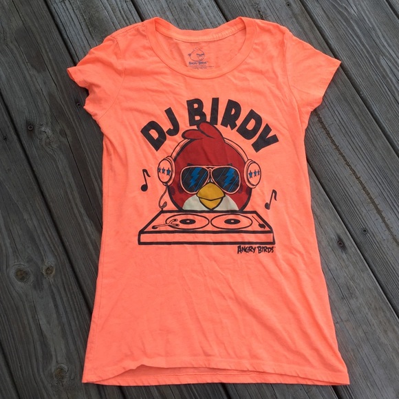 3 graphic tees bundle size small great condition - Picture 2 of 4