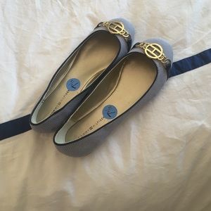 NEVER BEEN WORN TOMMY HILFIGER