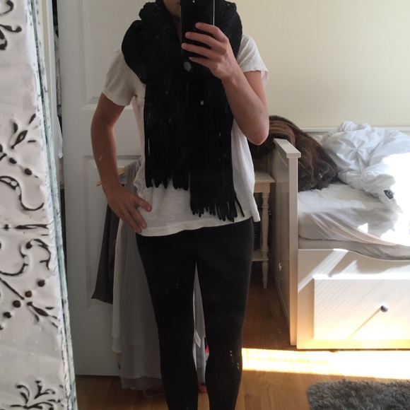 Large wool black scarf