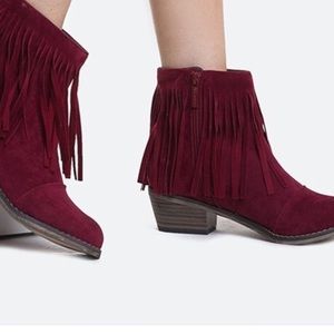 5⭐️rated Fringe booties fall must have