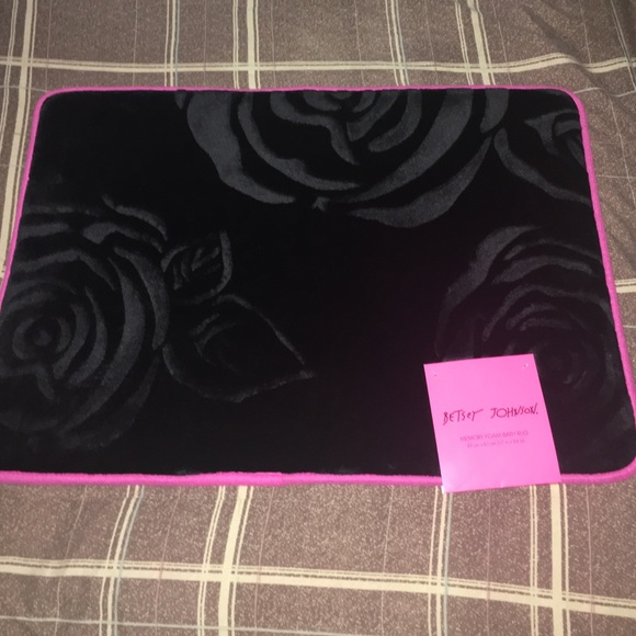 Betsey Johnson Bath Rug