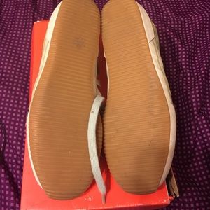 Authentic DKNY skateboard sneaker