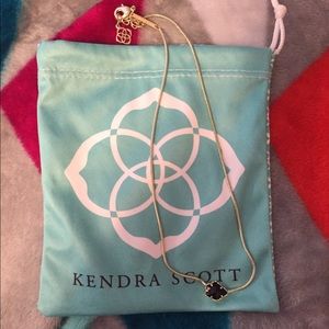Kendra Scott pendant necklace