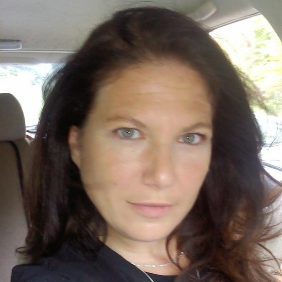 Meet your Posher, Monica