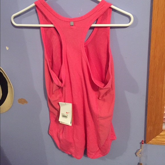 Women's Nike tank size M - Picture 3 of 4