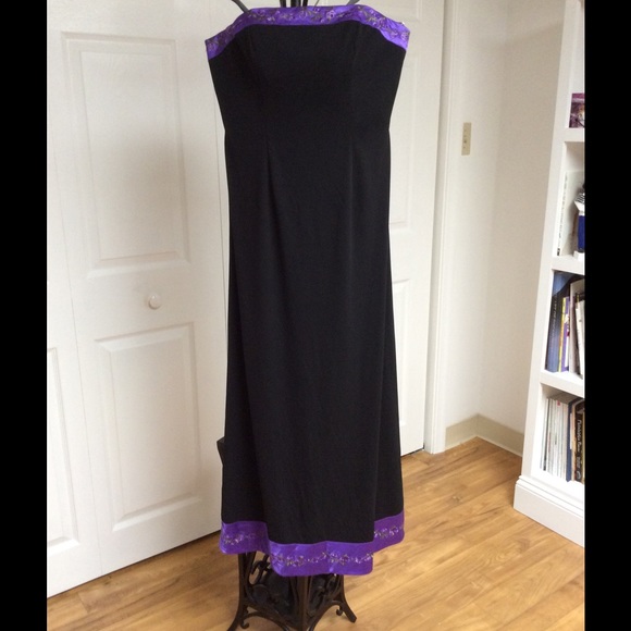 Gorgeous  dress purple perfect for holidays