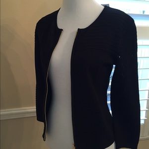 Lightweight zip cover