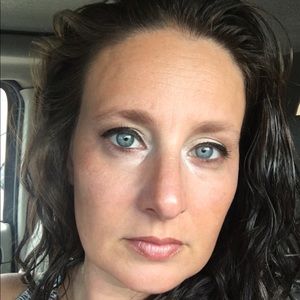 Meet your Posher, Lorraine