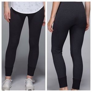 Lululemon Ebb to Street pants - Size 6 - Like New