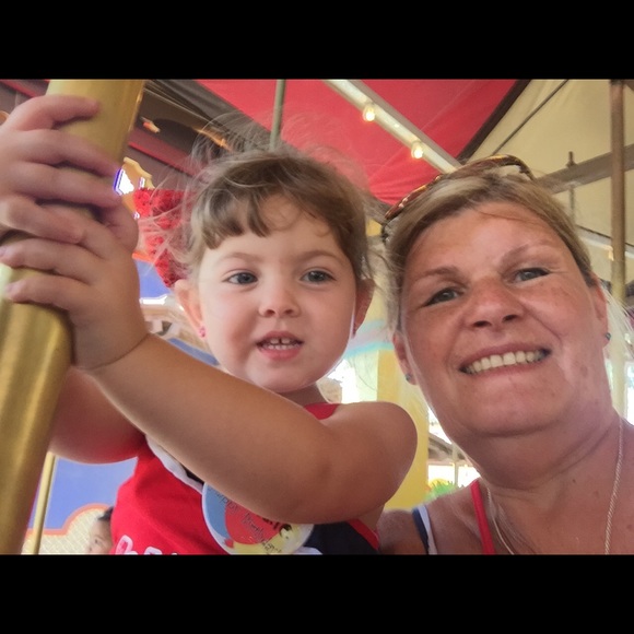 Meet your Posher, Cindy - Picture 1 of 1