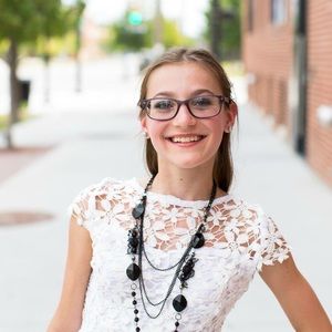 Meet your Posher, Tori