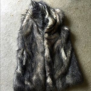 Guess grey and taupe faux fur xl
