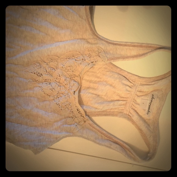 Detailed casual tank