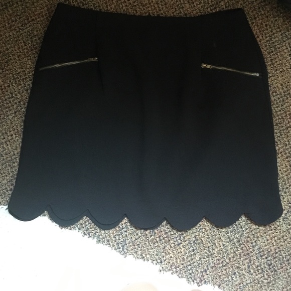 Black scalloped hem skirt