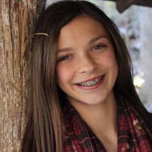 Meet your Posher, Demi