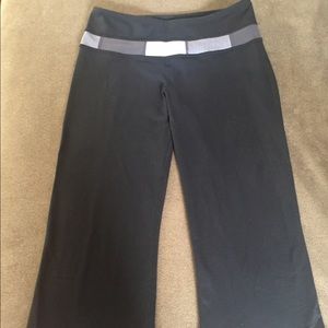 Lululemon Grove Crop