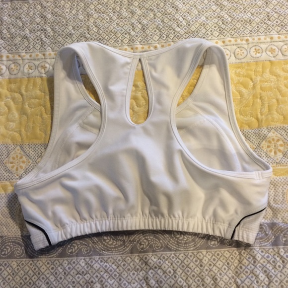 Nike FITDRY sports bra - Picture 3 of 3