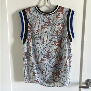 Printed muscle-T blouse