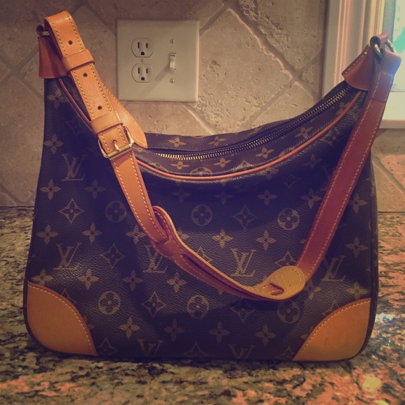 Louis Vuitton Shoulder Bag