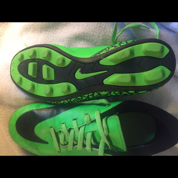 Nike youth size 4 soccer cleats