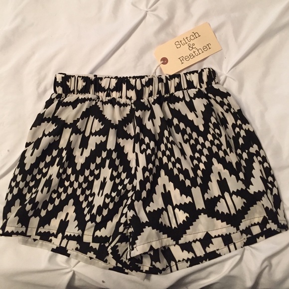 BRAND NEW- Stitch and Feather high waisted shorts