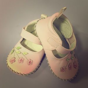 🌺SALE🌸Adorable Little Pink Leather Shoes