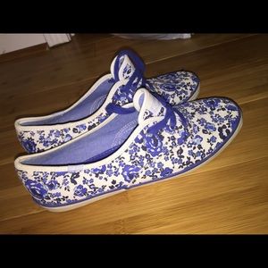 Blue flower print Keds sneakers, gently used