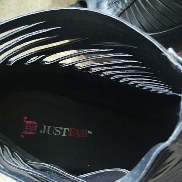 Shoes - Picture 2 of 3