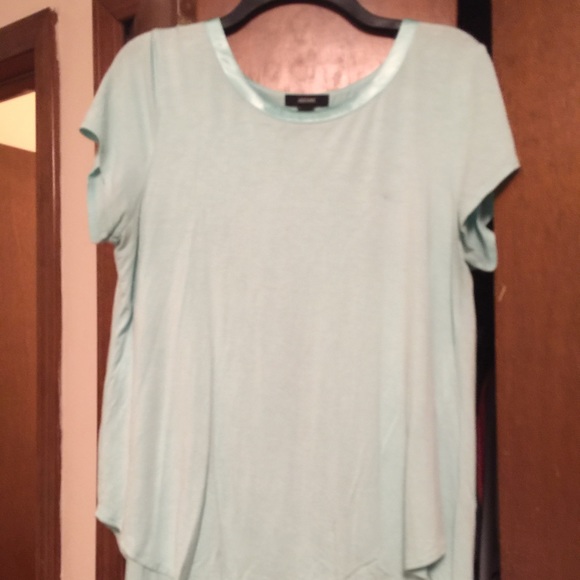 Hi-low tee with satin trim around neck.