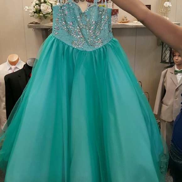 A Size 6 Cinderella Pagent Dress